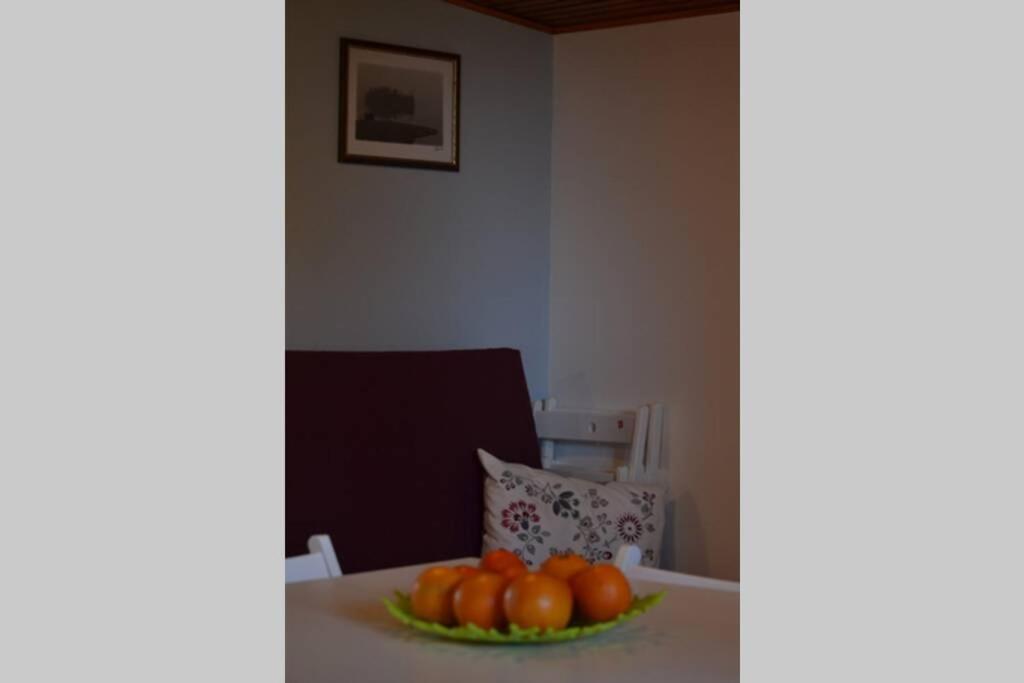 Como Lakeside Cottage - Lakefront Private Garden With Private Access To The Lake Onno المظهر الخارجي الصورة