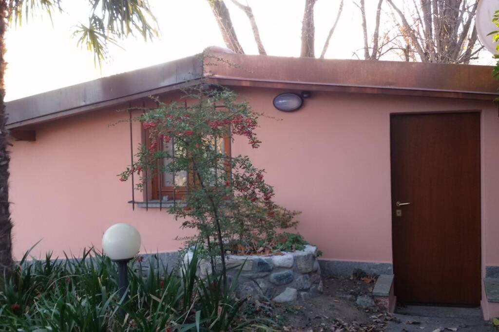 Como Lakeside Cottage - Lakefront Private Garden With Private Access To The Lake Onno المظهر الخارجي الصورة