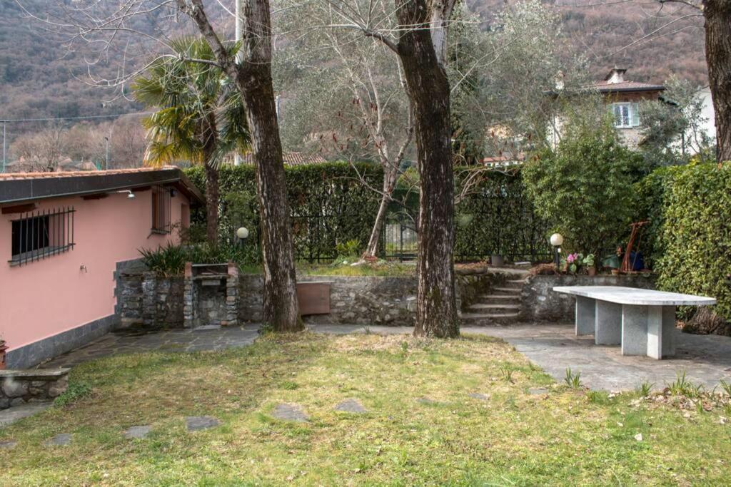 Como Lakeside Cottage - Lakefront Private Garden With Private Access To The Lake Onno المظهر الخارجي الصورة