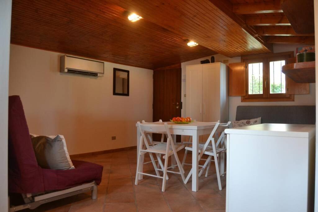 Como Lakeside Cottage - Lakefront Private Garden With Private Access To The Lake Onno المظهر الخارجي الصورة