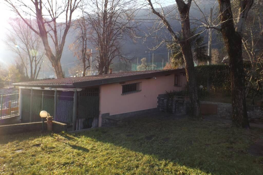 Como Lakeside Cottage - Lakefront Private Garden With Private Access To The Lake Onno المظهر الخارجي الصورة