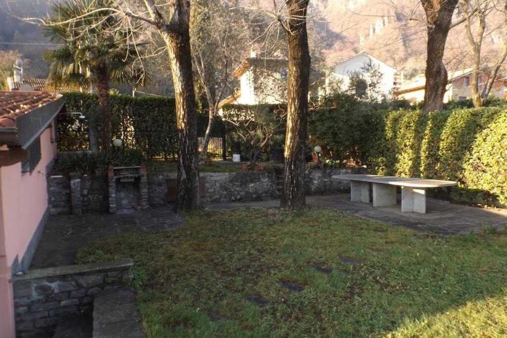 Como Lakeside Cottage - Lakefront Private Garden With Private Access To The Lake Onno المظهر الخارجي الصورة