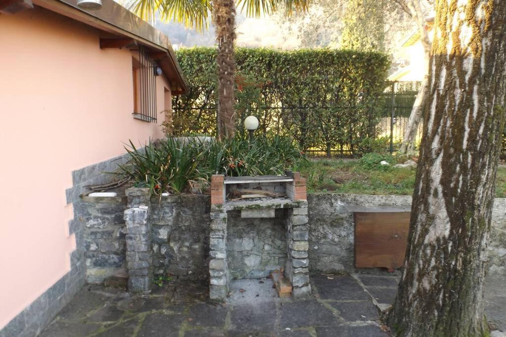 Como Lakeside Cottage - Lakefront Private Garden With Private Access To The Lake Onno المظهر الخارجي الصورة